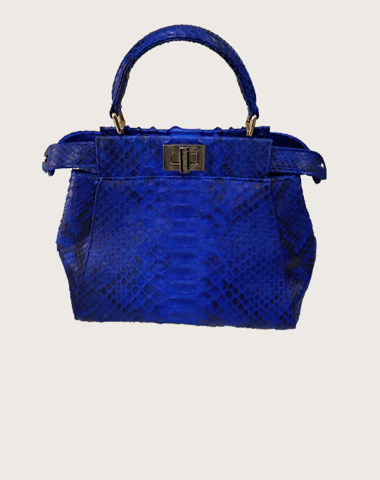 Beautiful Fendi bag #dhgate This one is color #2, 26 cm #LTKsalealert  #LTKitbag #LTKunder100 in 2023